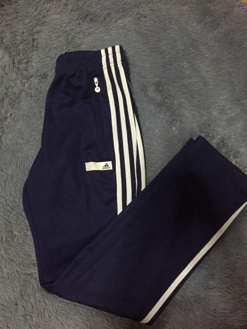 Addidas Sweatpants (Category: Activewear) located in Quezon City. Submitted by simoneaudrey (Listing ID 1007236829, Image 1). Description: •never used • fits medium to large .