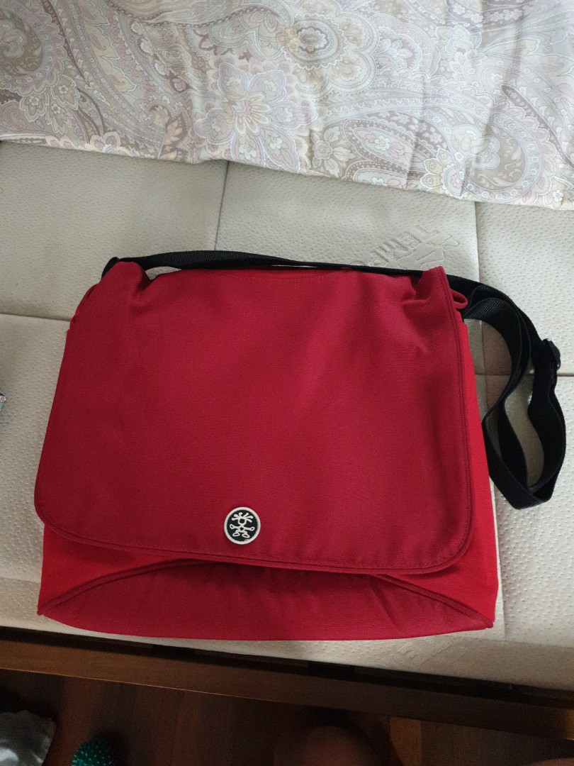 Authentic Crumpler laptop Sling Bag, Men's Fashion, Bags, Sling Bags on