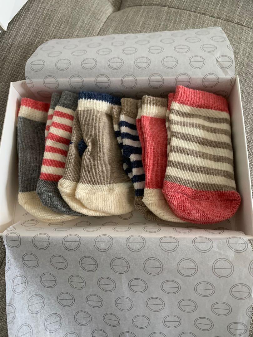 Etiquette baby socks sales