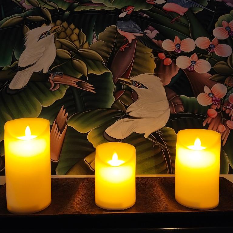 beautiful electronic candles (Category: Vases & Decorative Bowls) located in Cheras. Submitted by airswift (Listing ID 1007140708, Image 2). Description: Beautiful candles, for raya Safe and clean, wont cause fire Battery operated 3 candles in one set .