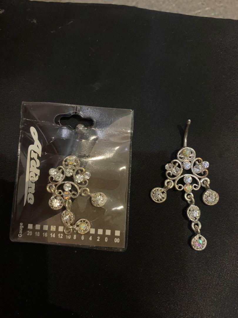 Belly button pierce (Category: Other Accessories) located in Manila. Submitted by apple_up (Listing ID 1007132499, Image 1). Description: Stainless still none tarnish With Swarovski stone Selling very low Decluttering.