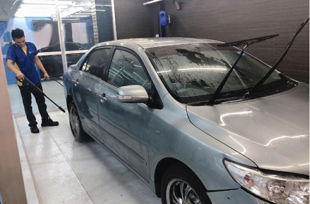 (Category: ) located in . Submitted by dingauto (Listing ID 250966901, Image 1). Description: .