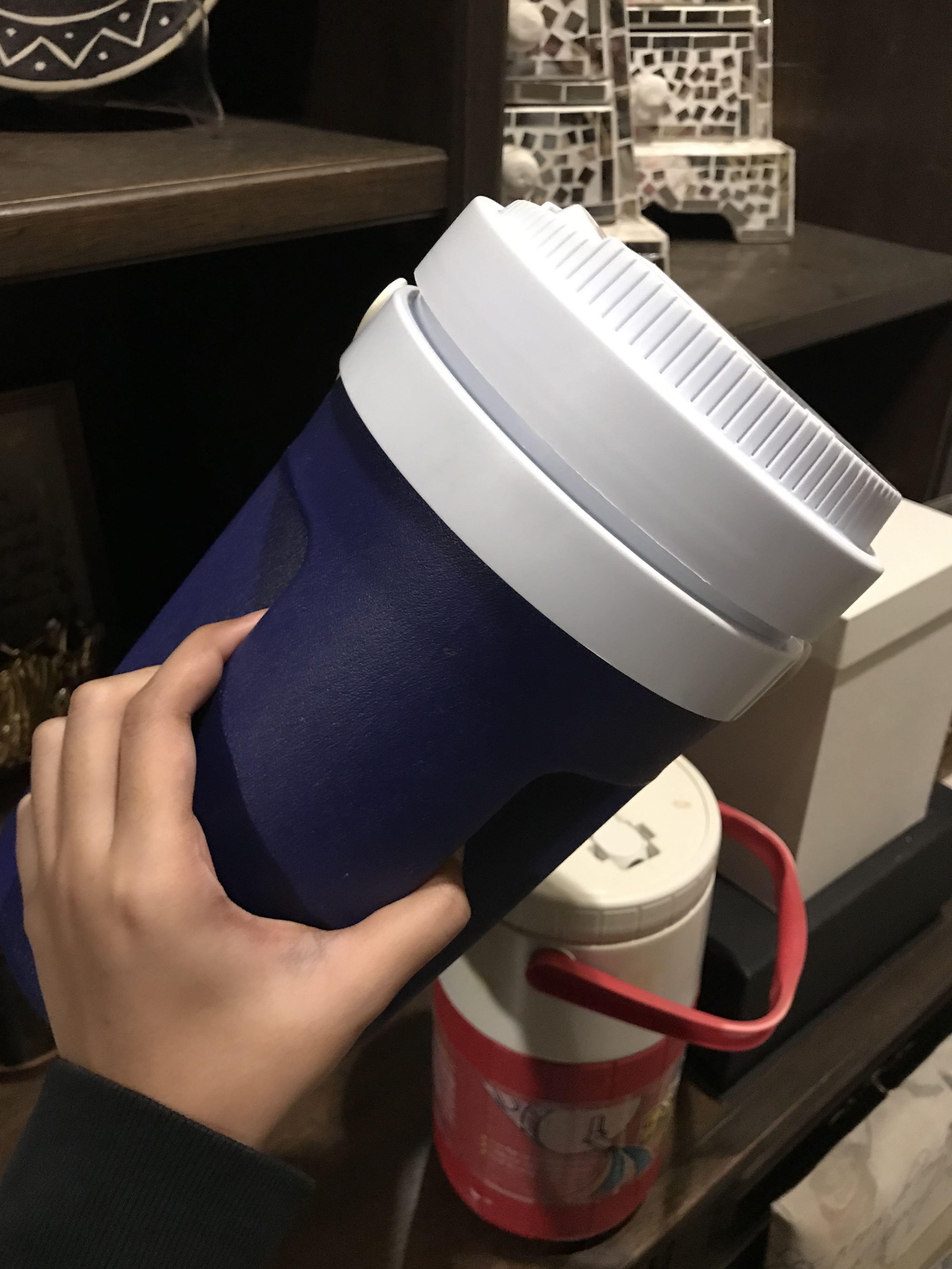 Coleman & Rubbermaid Ice Cooler Jugs, Furniture & Home Living