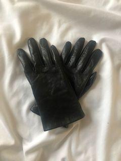 Daniel black leather gloves size M
