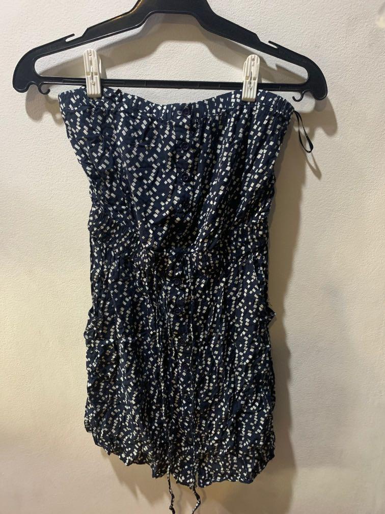 Forever 21 Tube Romper (Category: Rompers) located in Mandaluyong City. Submitted by hellothere98 (Listing ID 1007187153, Image 1). Description: .