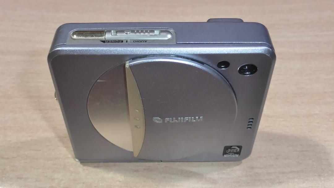 Fujifilm Finepix 50i 2.0 MP digital camera, Photography, Cameras