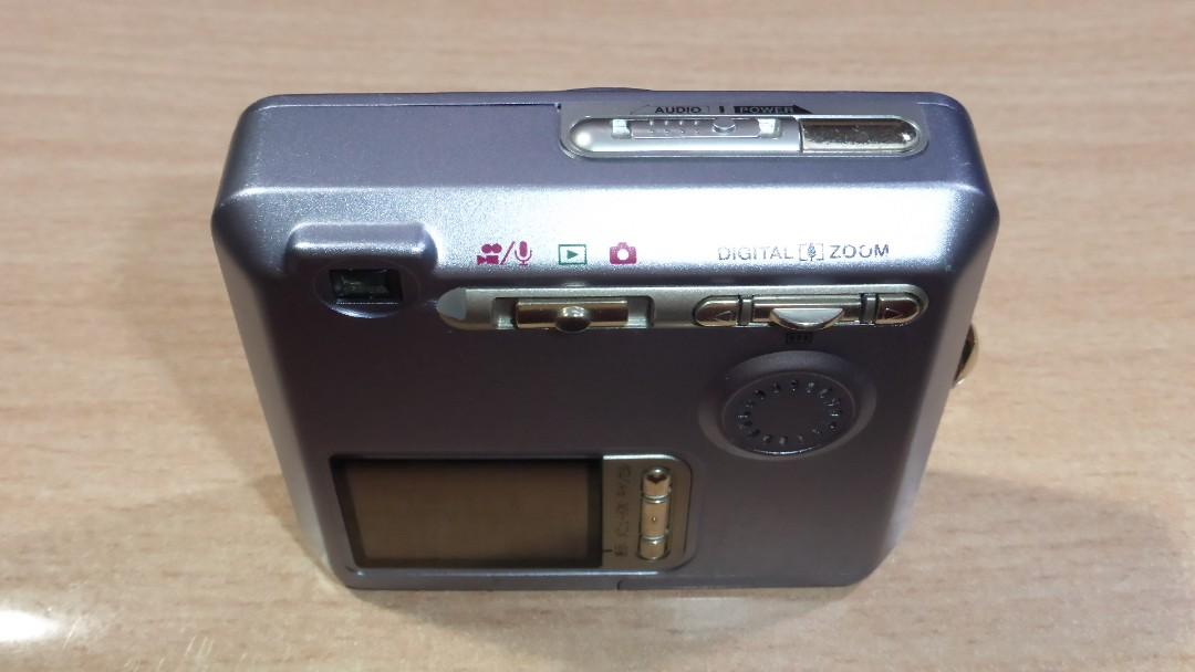Fujifilm Finepix 50i 2.0 MP digital camera, Photography, Cameras on