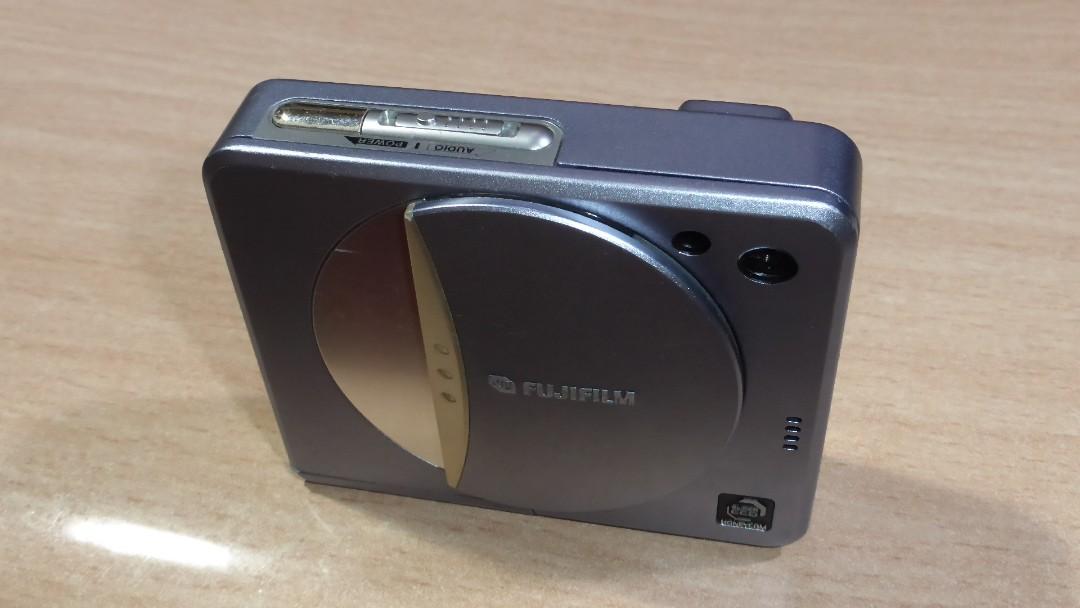 Fujifilm Finepix 50i 2.0 MP digital camera, Photography, Cameras on