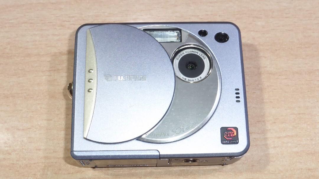 Fujifilm Finepix 50i 2.0 MP digital camera, Photography, Cameras on