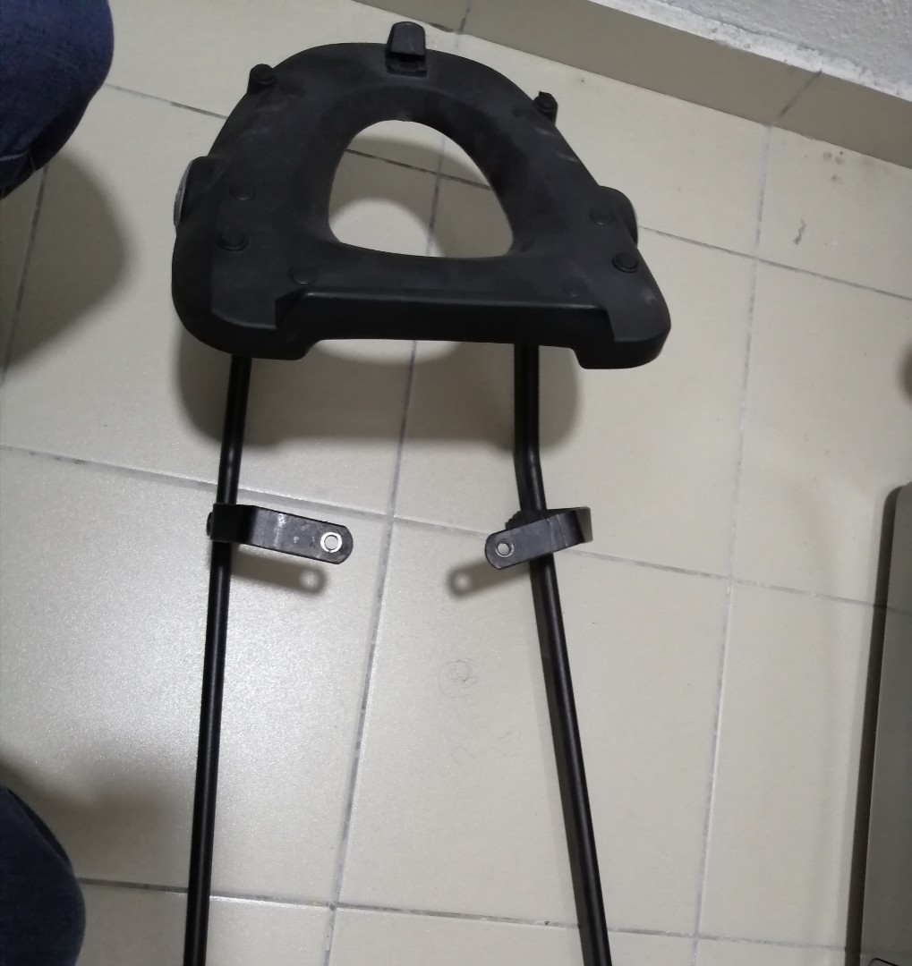 Mt 07 givi rack sales