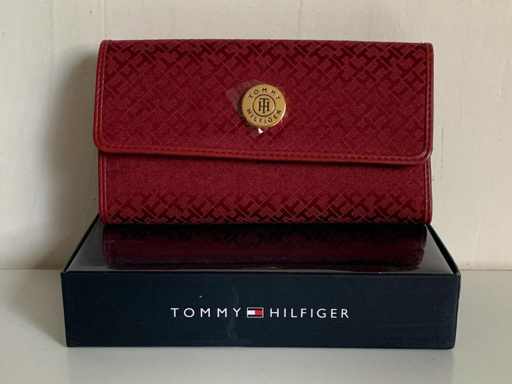 tommy hilfiger clutch wallet