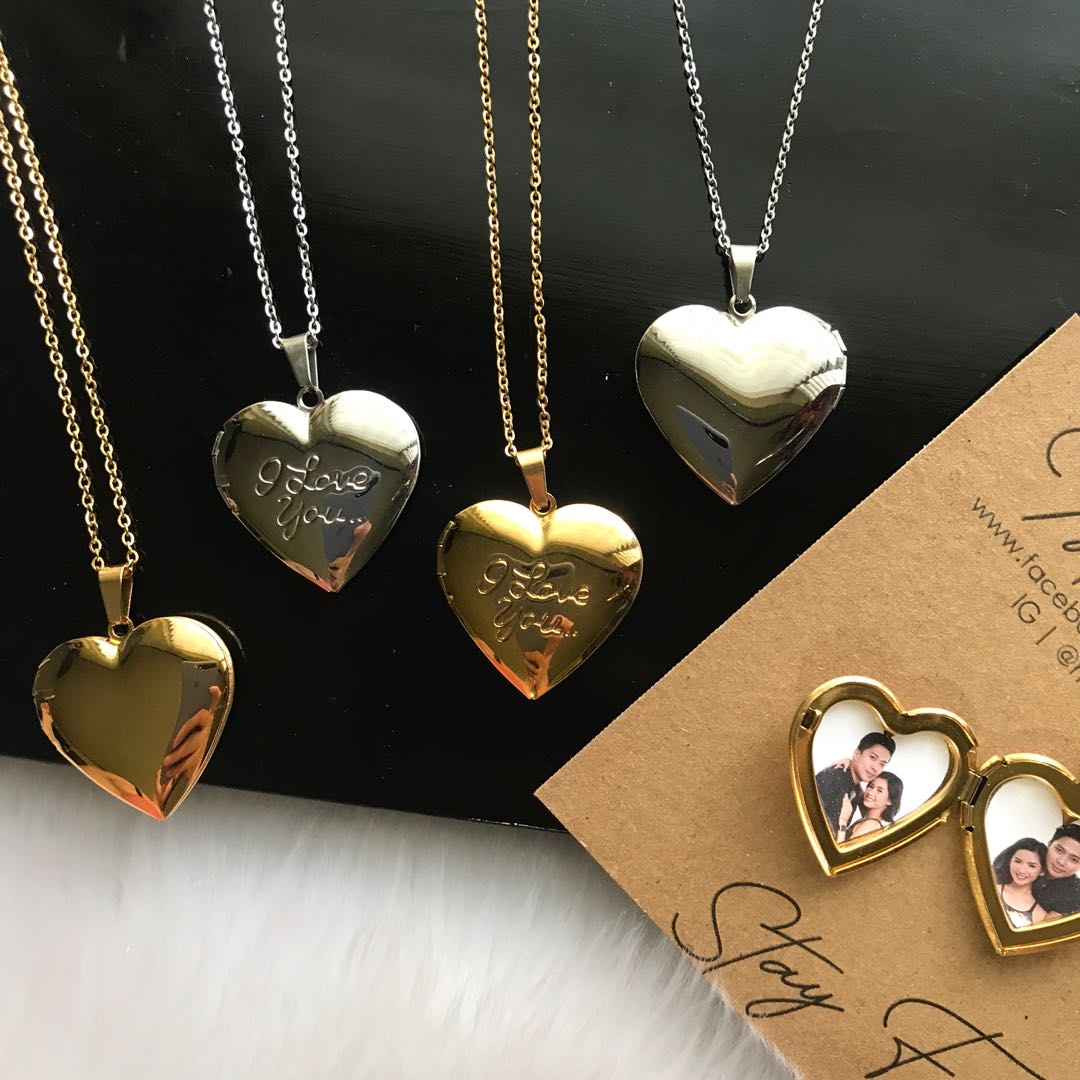 pendant locket gold