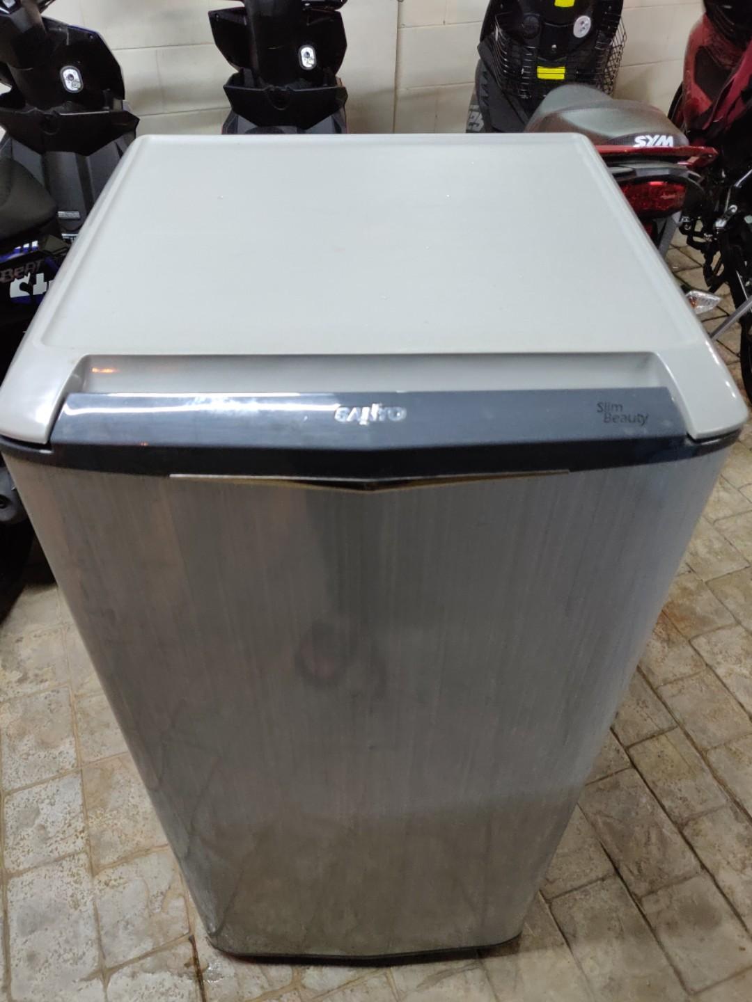 Sanyo Slim Beauty Refrigerator 160l Kitchen Appliances On Carousell