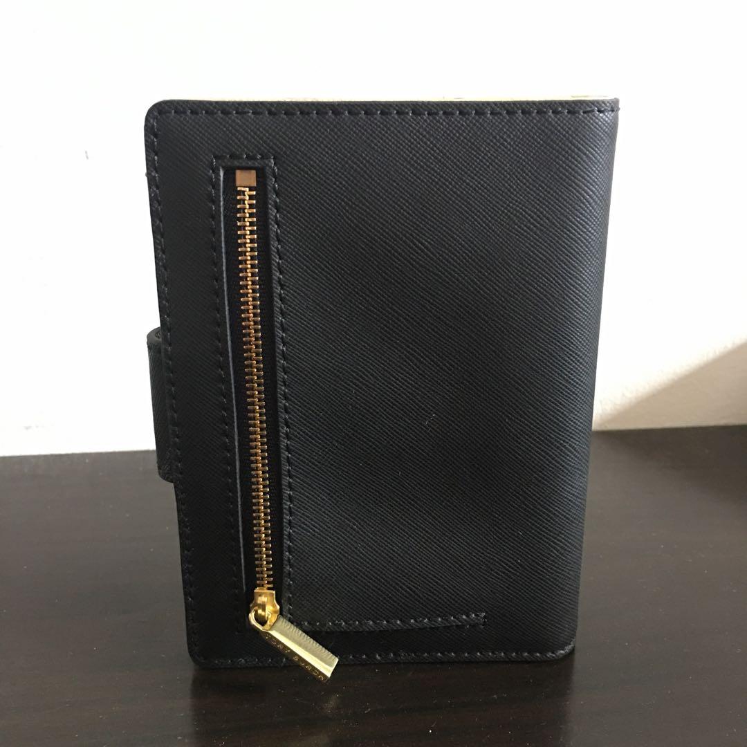 Tory Burch passport holder wallet, Women's Fashion, Watches