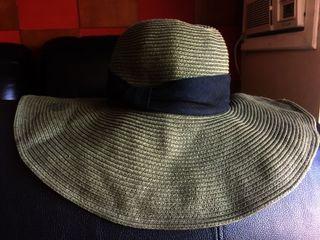 💯Uniqlo Moss Green Floppy Hat