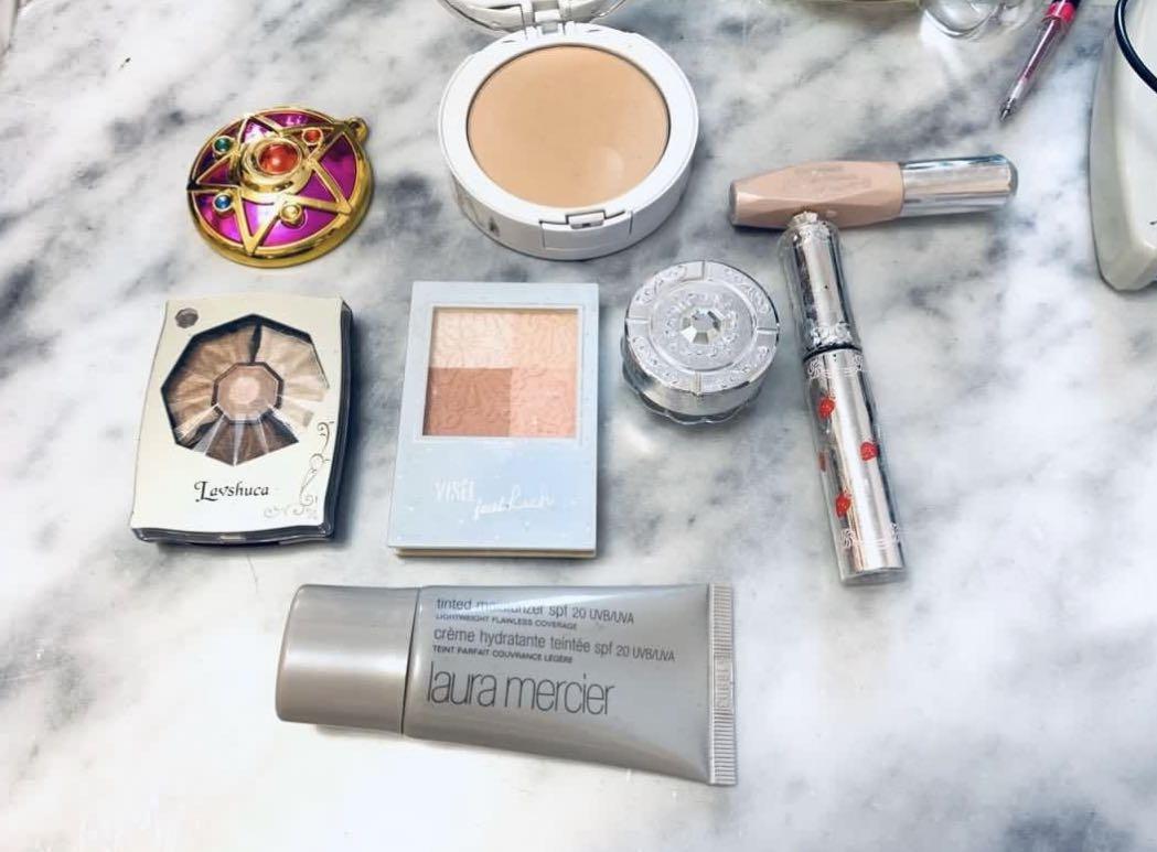 福袋jill Stuart Laura Mercier Tinted Moisturizer化妝品套裝jill Stuart睫毛液白色眼影膏閃粉唇釉c J 日本眼影lavshuca胭脂la Roche Posay粉底美少女戰士鏡 美容 化妝品 健康及美容