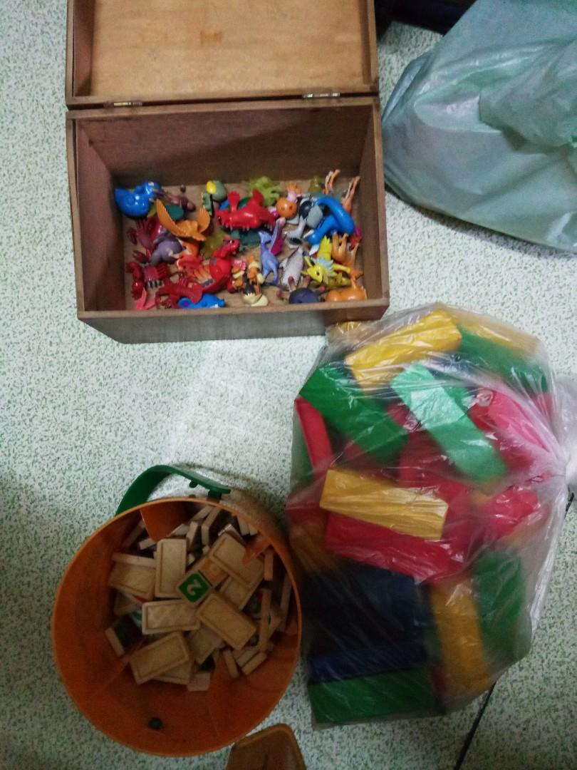Asstd toys (Category: Board Games & Puzzles) located in Manila. Submitted by daisythejane (Listing ID 1007491140, Image 3). Description: Take-all assorted toys: 1. New poker chips 2. New jack stones 3. Uno stacko 4. Uno dominoes set Mode of payment : Bdo bpi or gcash Shipping via grab lalamove angkas or courier of choice c/o buyer.