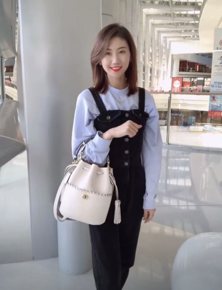 Lora bucket on sale bag coach