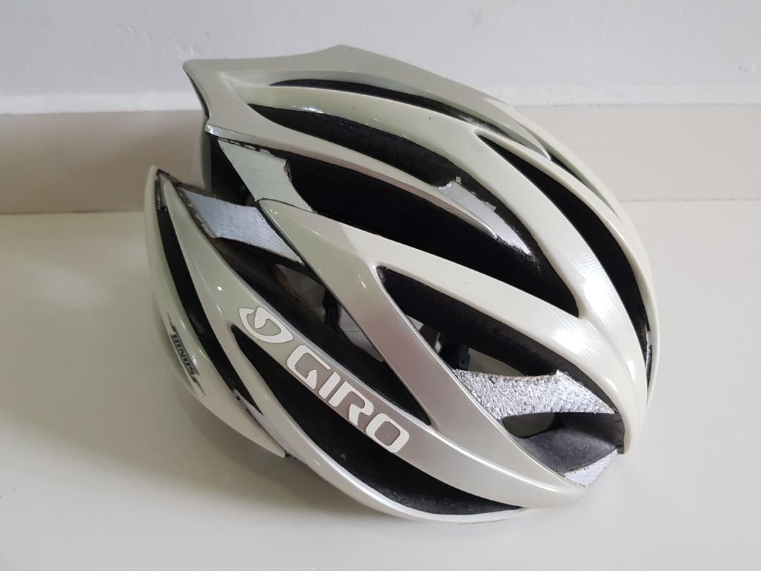 Inhalen Ontwapening alcohol Giro Ionos Cycling Helmet, Sports Equipment, Bicycles & Parts, Parts &  Accessories on Carousell