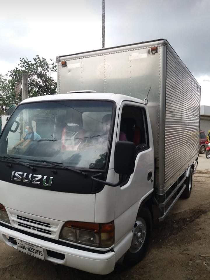 isuzu closed van for sale