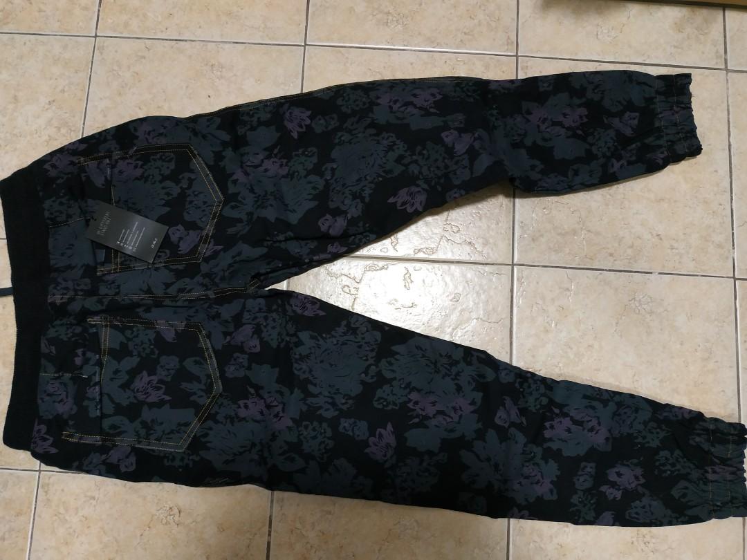 jagger pants black floral (Category: Other Bottoms) located in Mandaluyong City. Submitted by good_find_online_store (Listing ID 1007521640, Image 1). Description: jagger pants black floral brand outkast paradigm available size small and medium only small - waist 32cm length 92cm medium - waist 34cm length 92cm location shaw mandaluyong.