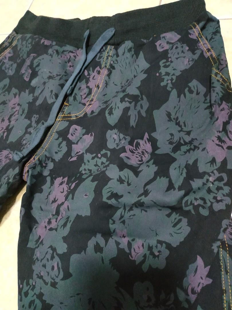 jagger pants black floral (Category: Other Bottoms) located in Mandaluyong City. Submitted by good_find_online_store (Listing ID 1007521640, Image 3). Description: jagger pants black floral brand outkast paradigm available size small and medium only small - waist 32cm length 92cm medium - waist 34cm length 92cm location shaw mandaluyong.