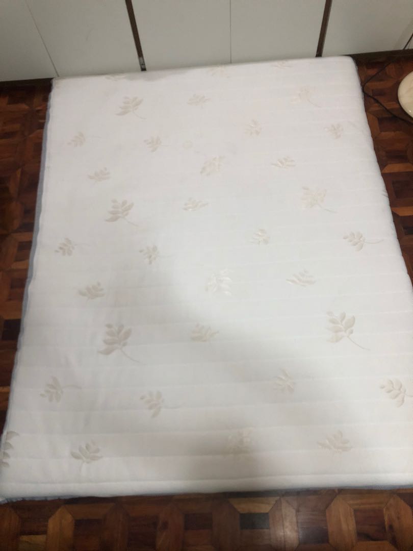 Mandaue Foam Bed Topper/Memory Foam, Furniture & Home Living, Furniture