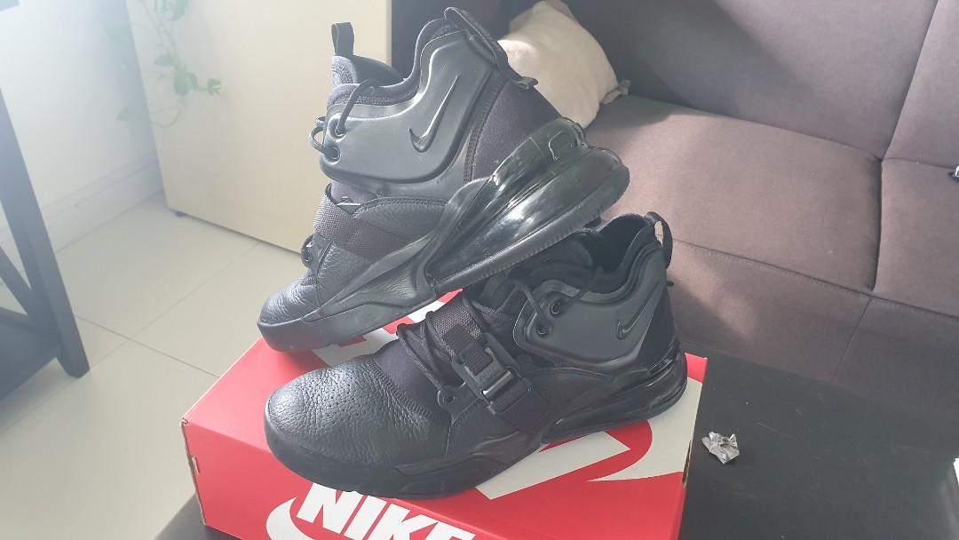 All black outlet air 270