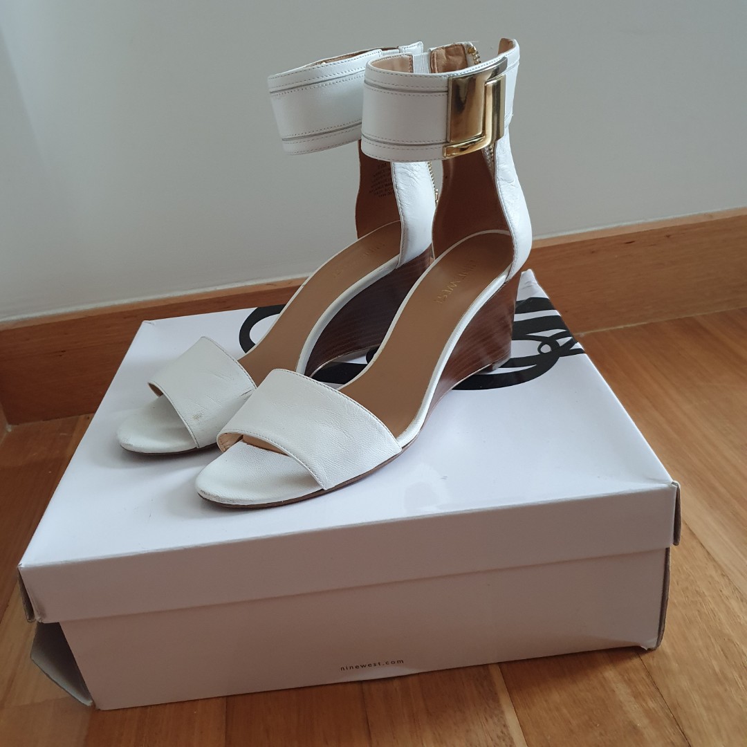 nine west black wedge heels