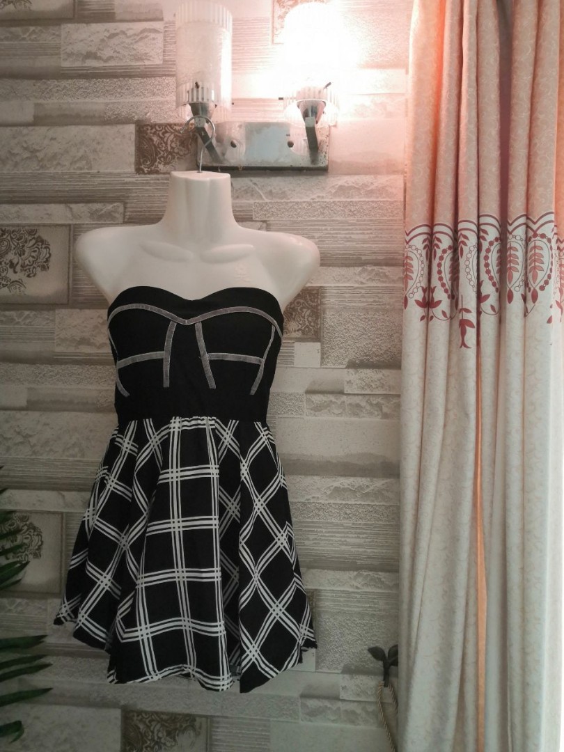 Peplum top tube, Women's Fashion, Muslimah Fashion, Tops on Carousell