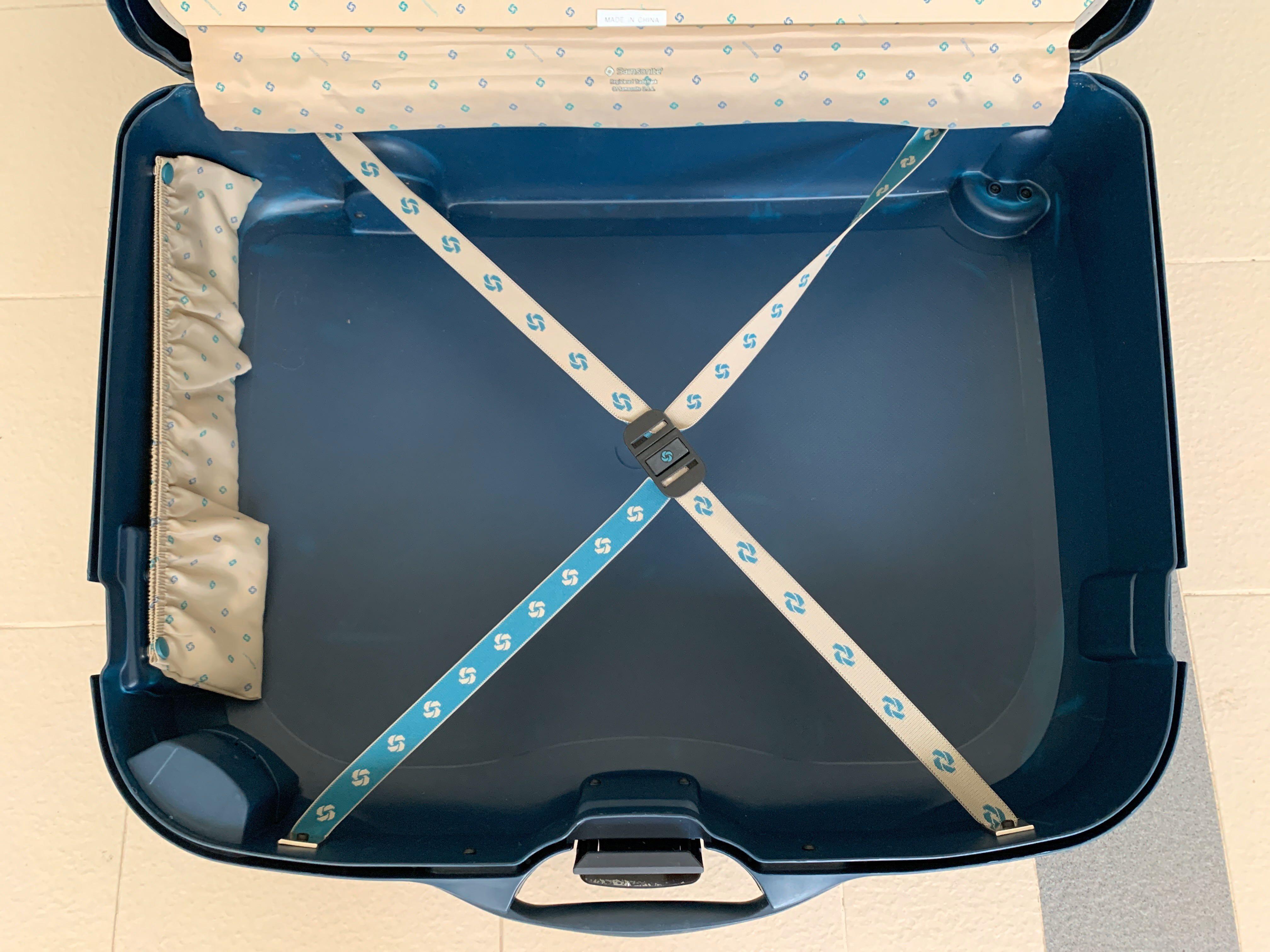 Samsonite Clamshell Large Volume 4 wheel Cart Luggage 28” with Lifetime