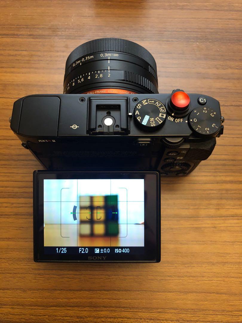 Staffa per impugnatura per fotocamera in metallo JJC con piastra a sgancio rapido Arca Swiss che conserva AirTag per Sony A7C II/A7C R 44 Staffa per impugnatura per fotocamera in metallo JJC con piastra a sgancio rapido Arca Swiss che conserva AirTag per Sony A7C II/A7C R 44