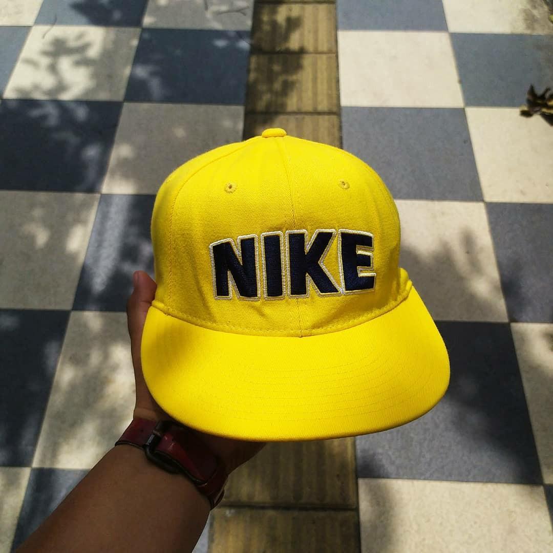 topi nike sb