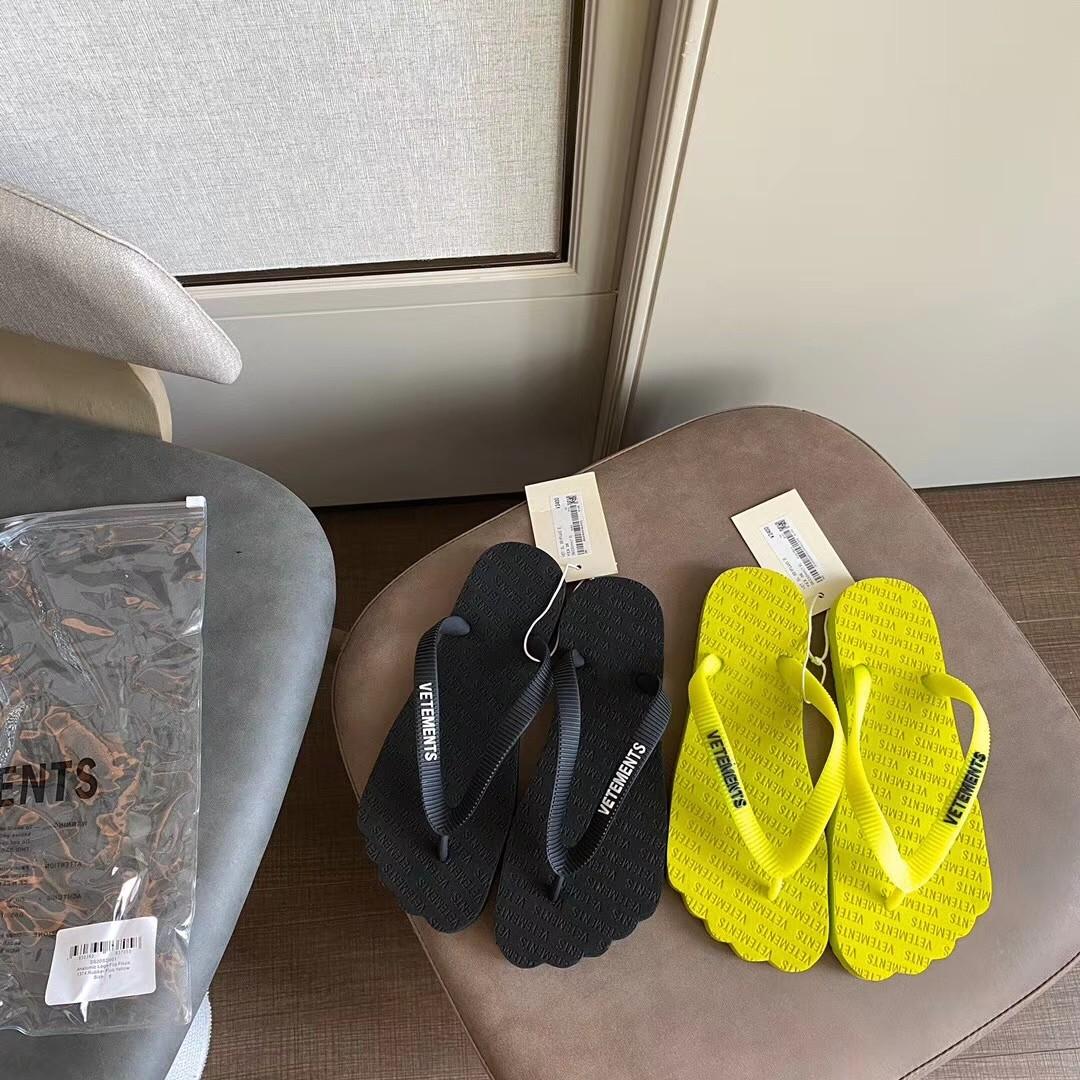 Vetements best sale flip flop