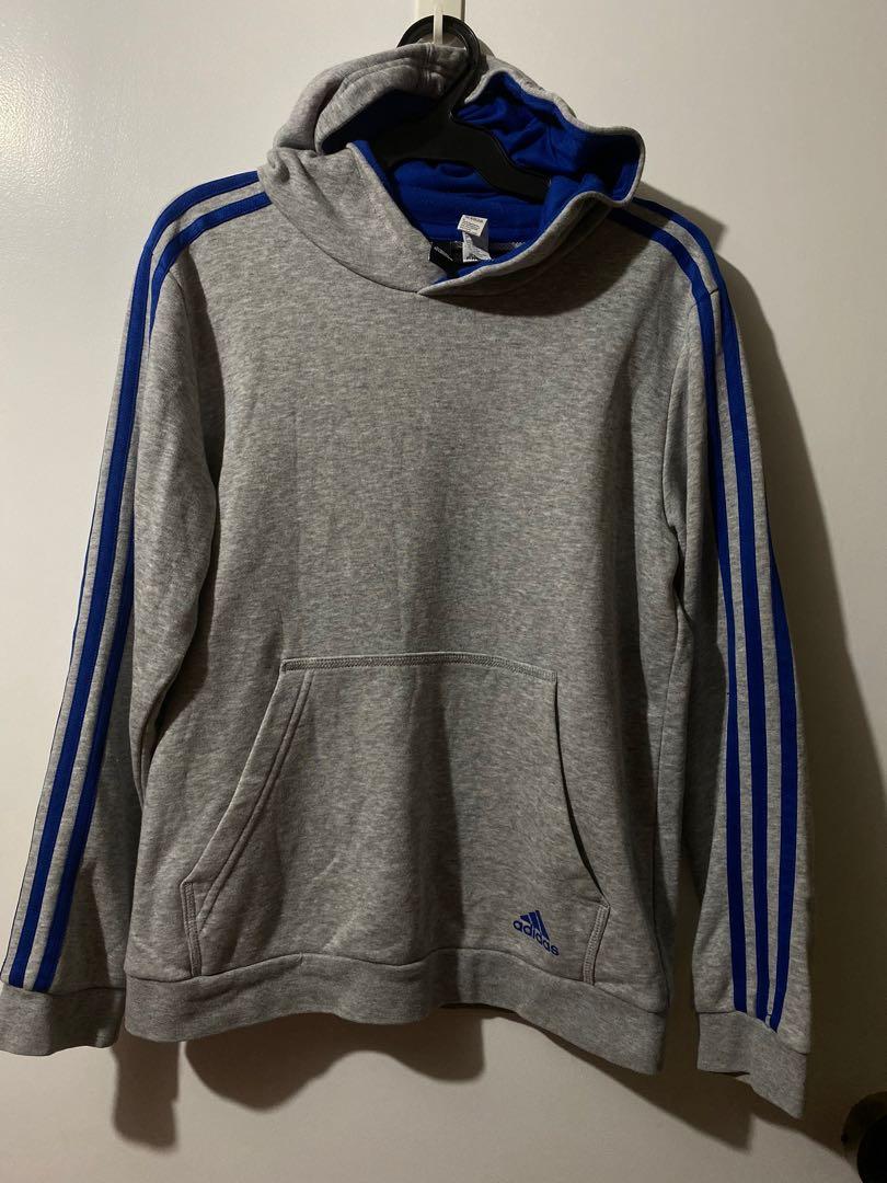 ADIDAS HOODIE UNISEX (Category: Activewear) located in Pasig City. Submitted by rafidow (Listing ID 1003930616, Image 2). Description: Size Small on tag H23 L19 Very good condition No issue Pm me.