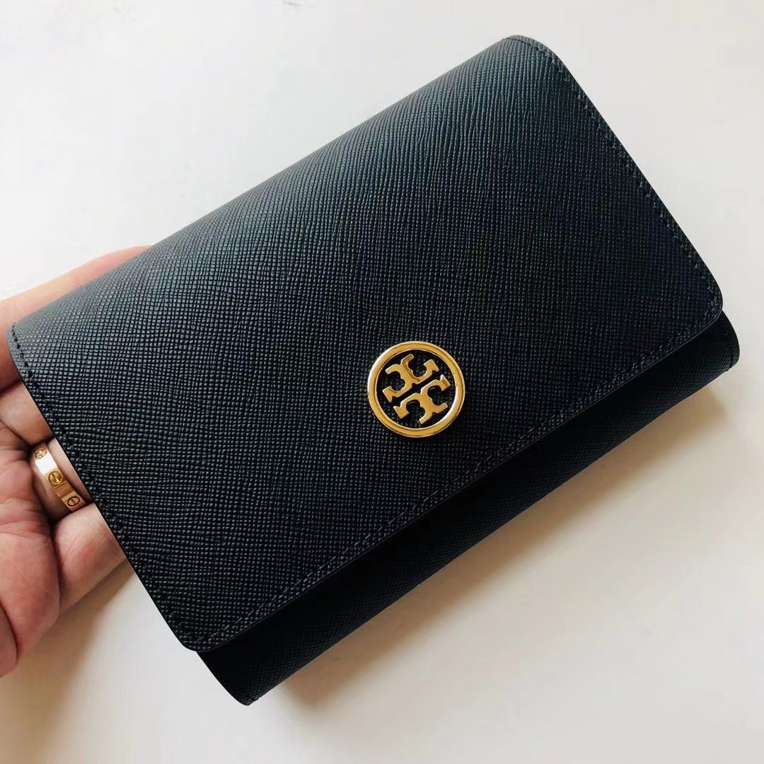 Tory Burch Robinson Stitched Dome Satchel, Women's Fashion, Bags & Wallets,  Purses & Pouches on Carousell