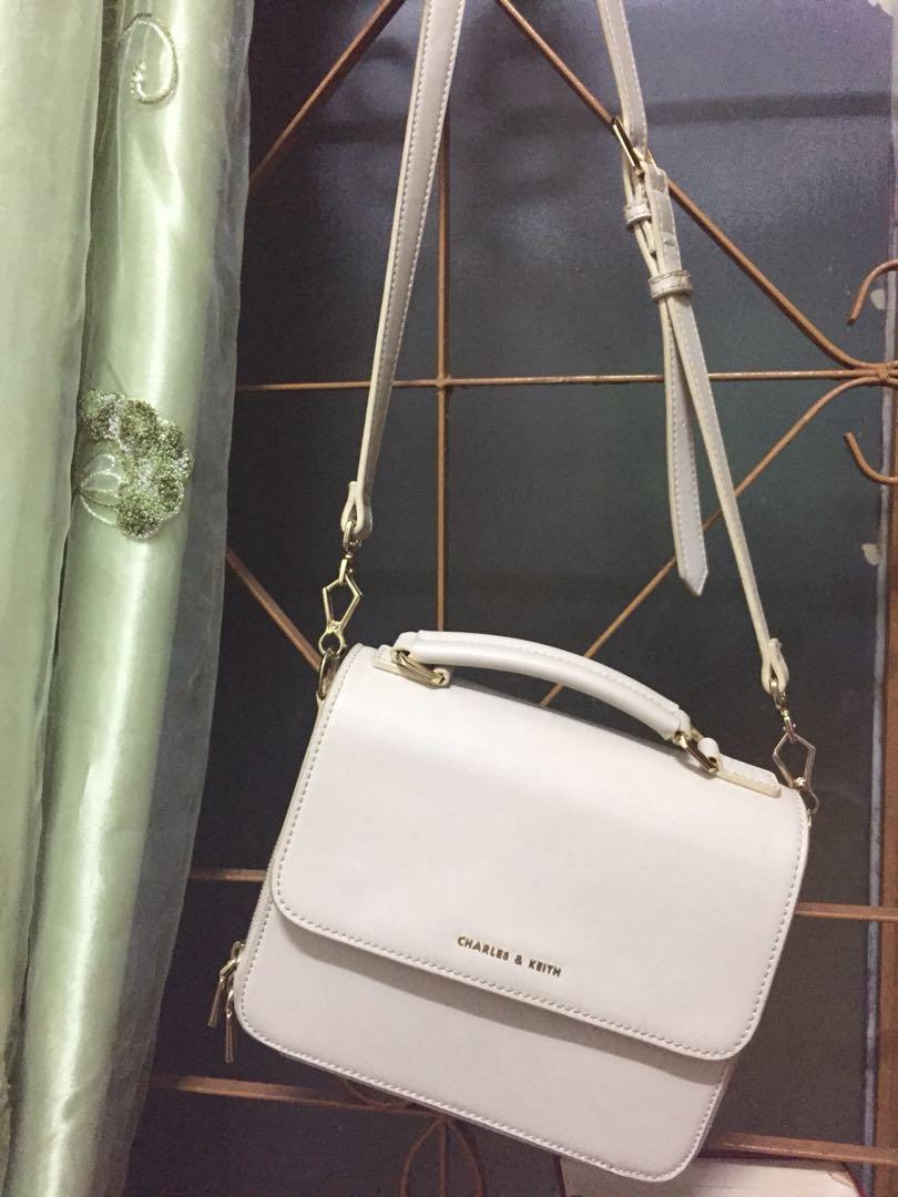 harga clutch charles and keith