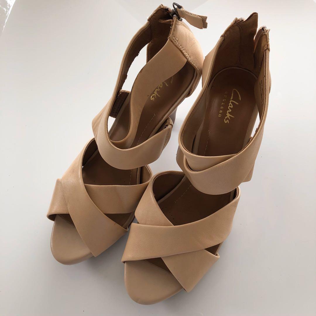 clarks beige heels