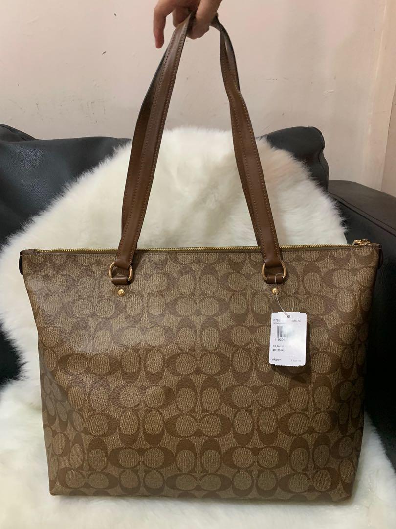 Coach tote bag with zipper Women s Fashion Bags Wallets