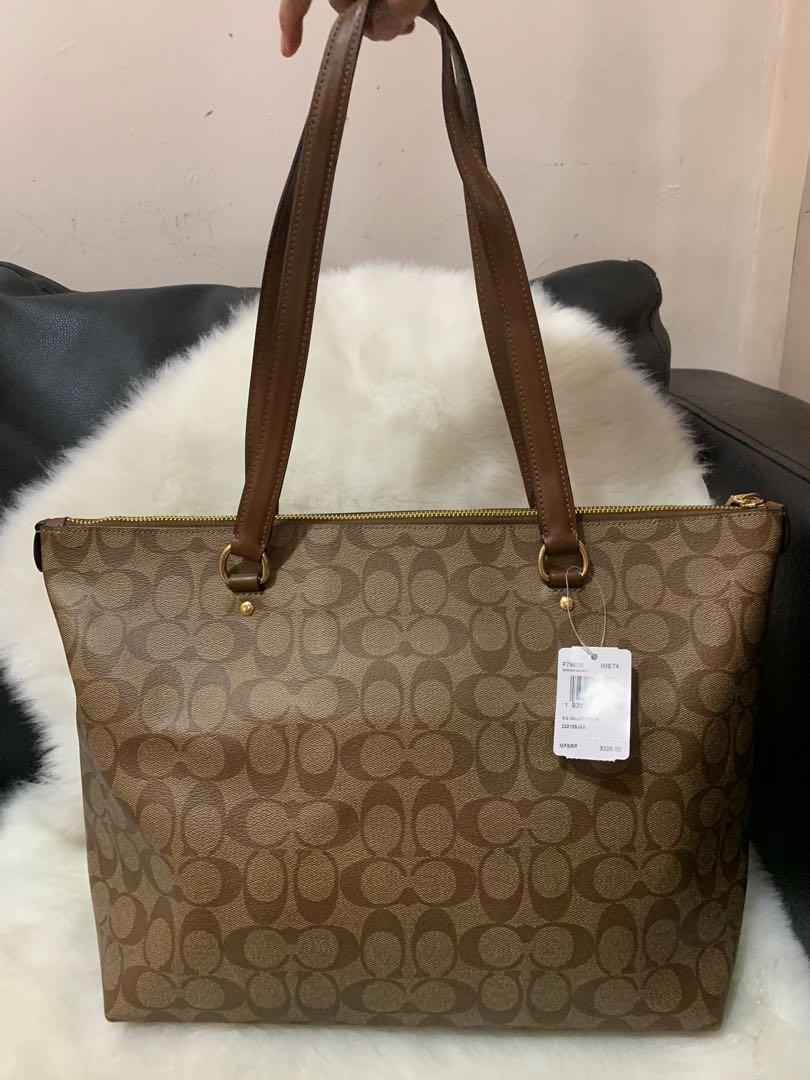Coach tote bag with zipper Women s Fashion Bags Wallets