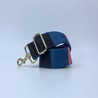 （分類：）位於 。 由 strapandlatch 提交（商品編號 1003829647，圖片 1）。簡介： 。