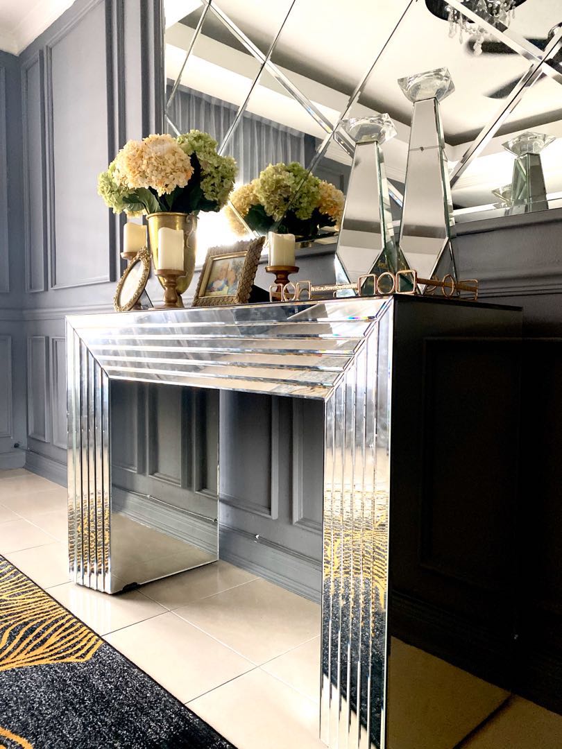 Glass console table ssf new arrivals