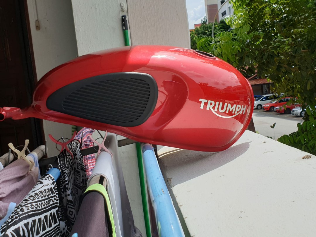 Triumph street twin fuel tank discount