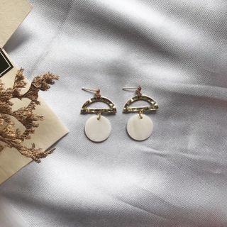 (Category: ) located in . Submitted by chare.co (Listing ID 1003980202, Image 1). Description: .