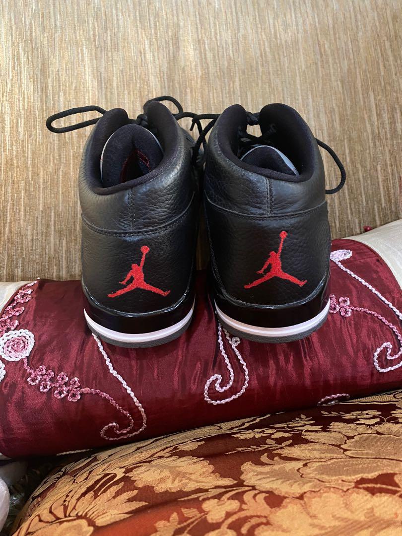 Sapatos Nike Air Jordan V IV III em segunda mão durante 30 EUR em