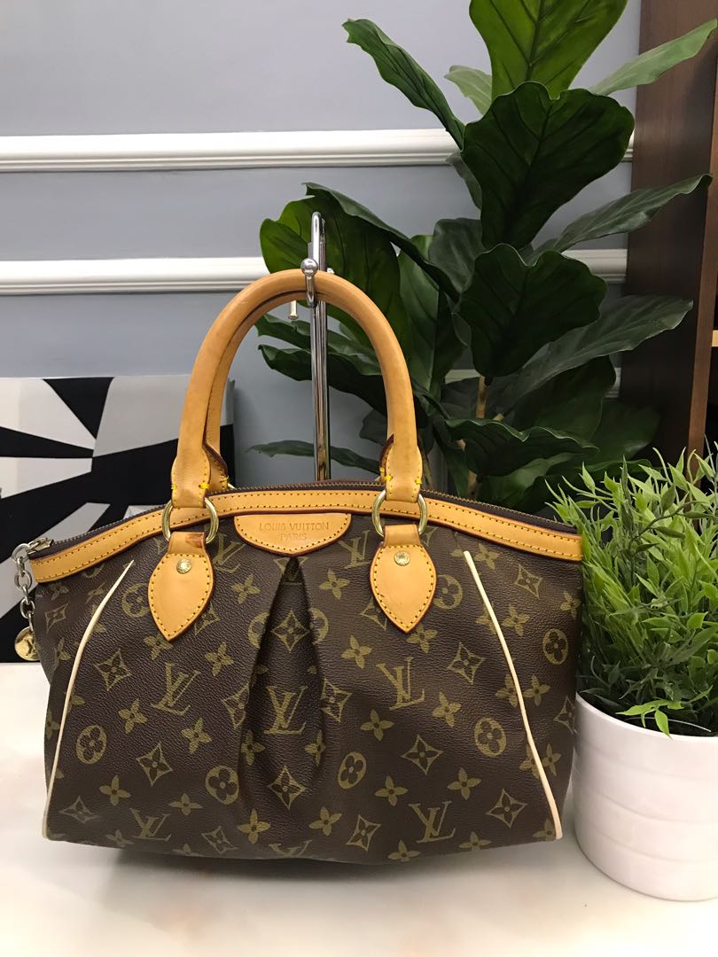 LV karipap authentic, Luxury, Bags & Wallets on Carousell