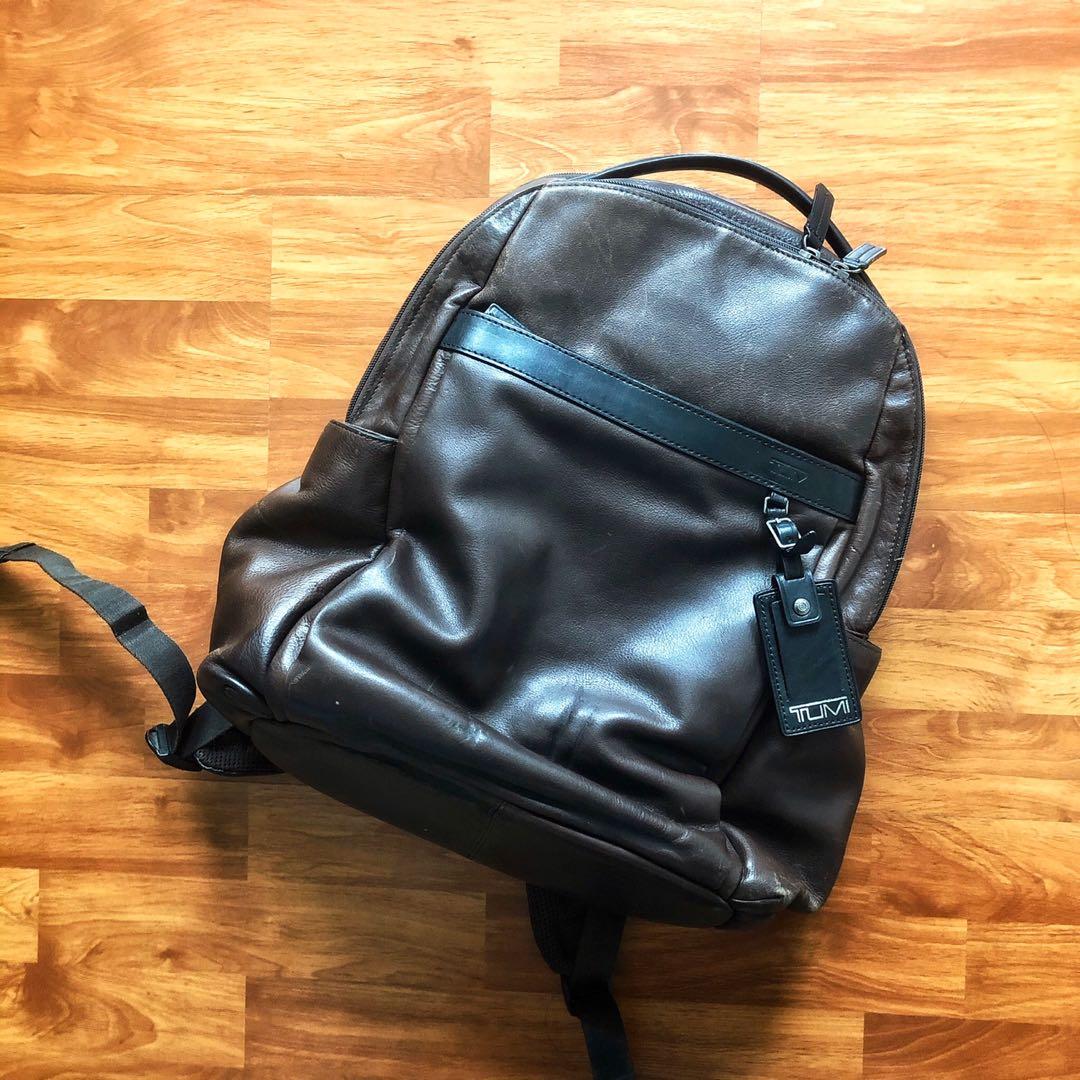 Tumi clayton top