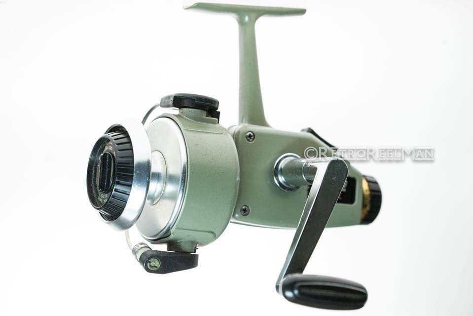 Vintage ZEBCO 840L Rear Drag Spinning Reel Made in USA, Sports Equipment,  Fishing on Carousell