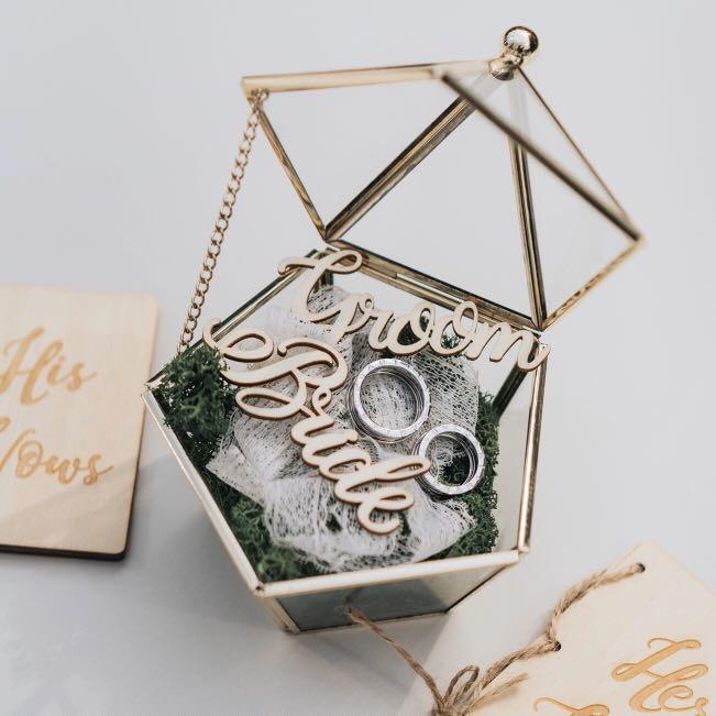 Wedding ring display box store