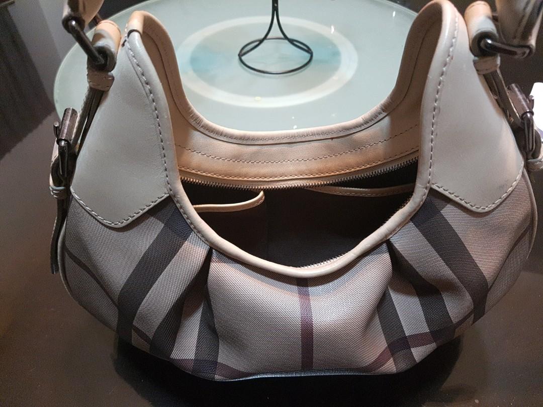 Burberry hobo purse 2025